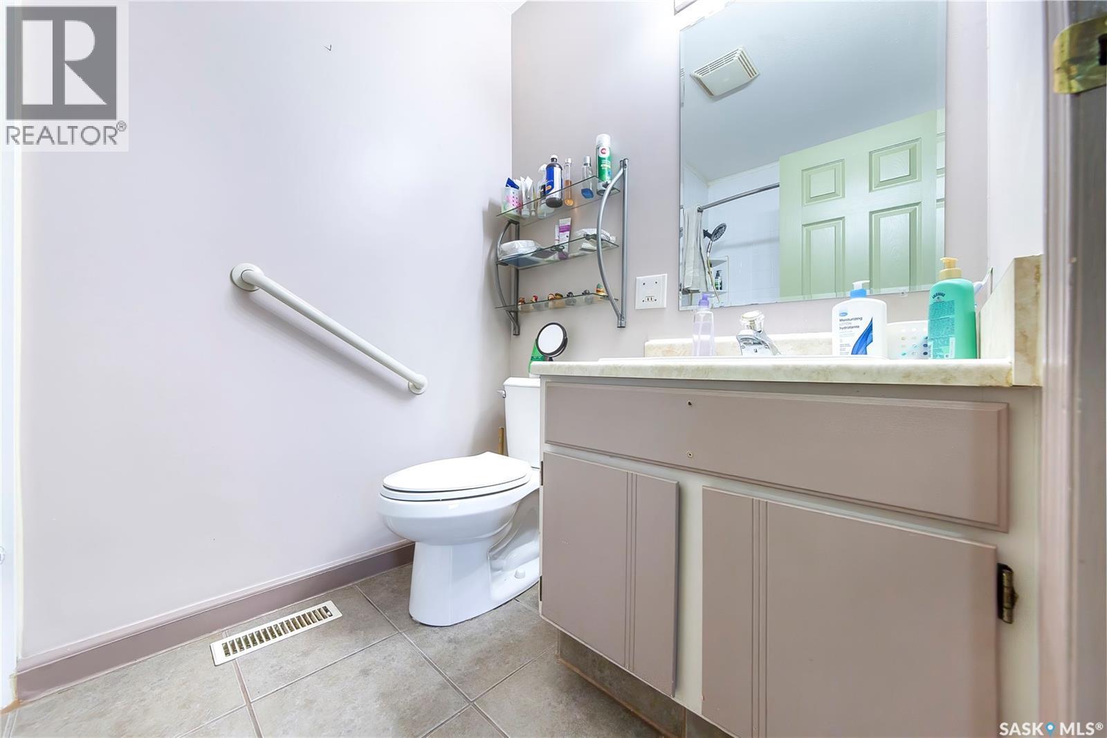 3550 33Rd Street W, Saskatoon, SK - Indoor Photo Showing Bathroom