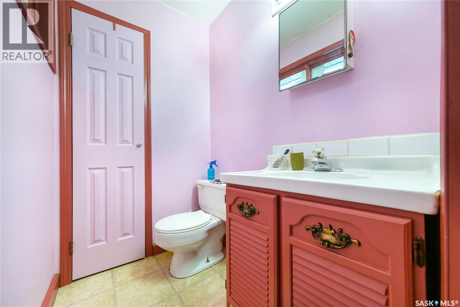 3550 33Rd Street W, Saskatoon, SK - Indoor Photo Showing Bathroom