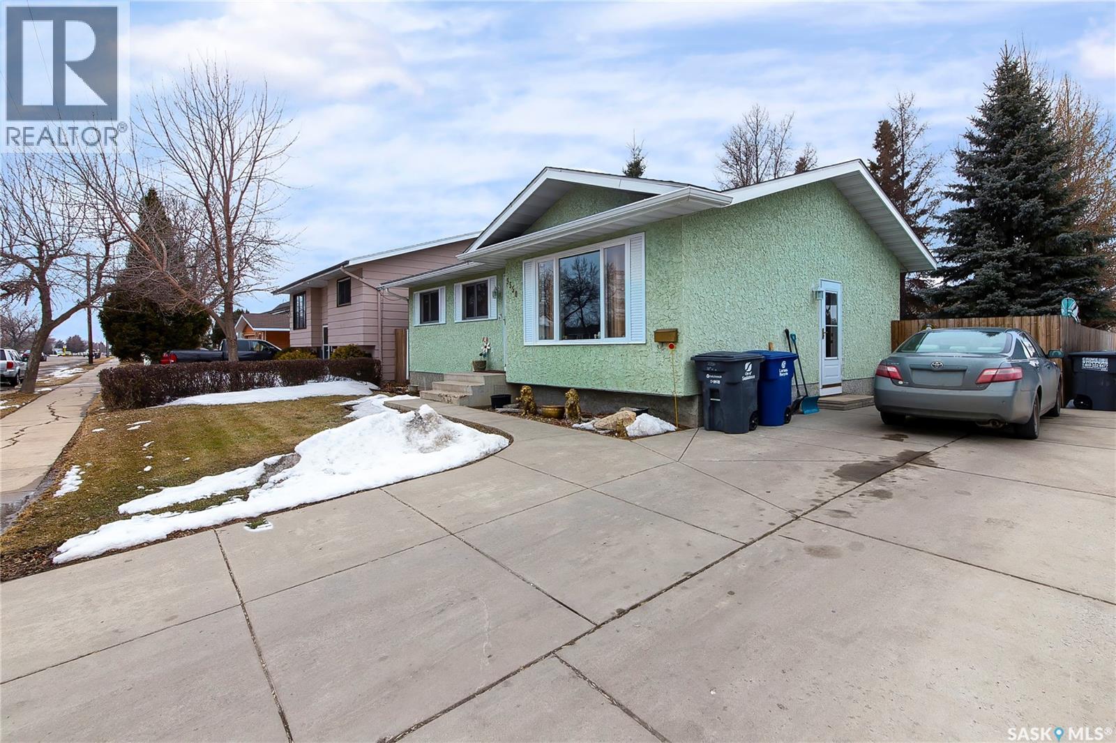 3550 33Rd Street W, Saskatoon, SK - Outdoor