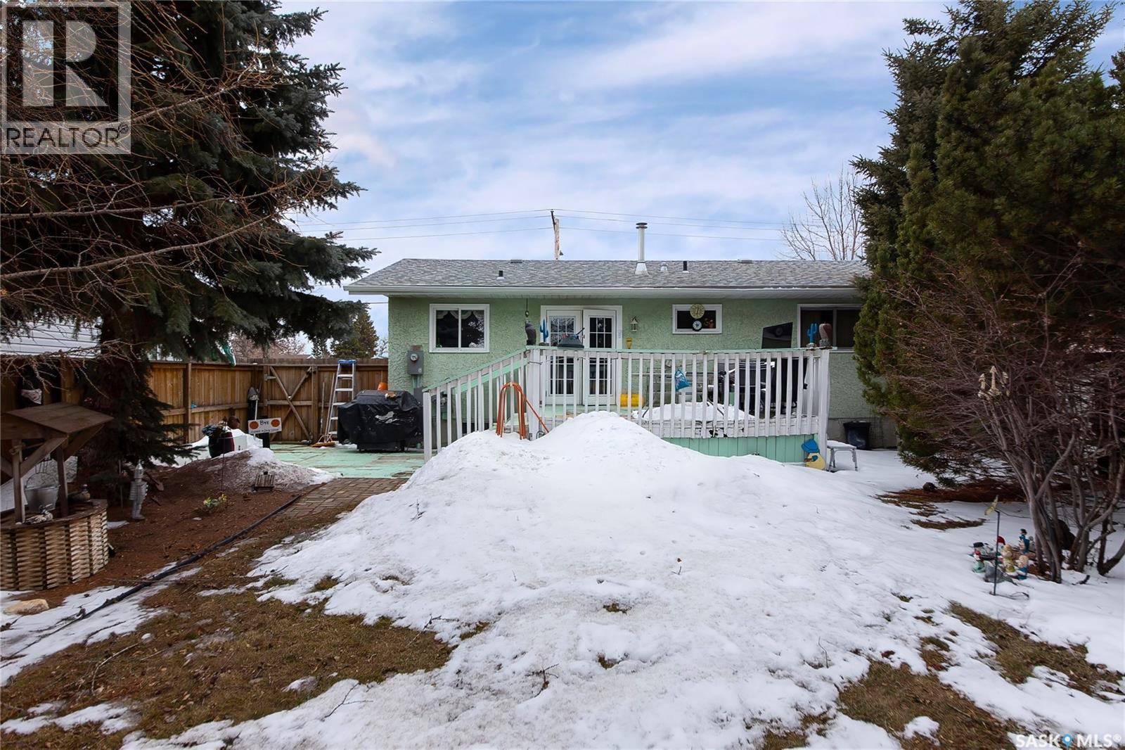 3550 33Rd Street W, Saskatoon, SK - Outdoor With Deck Patio Veranda