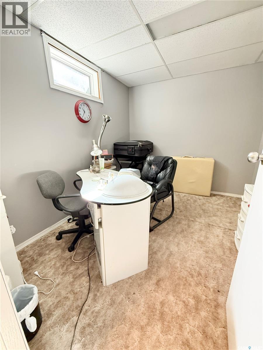 787 Brimacombe Drive, Weyburn, SK - Indoor
