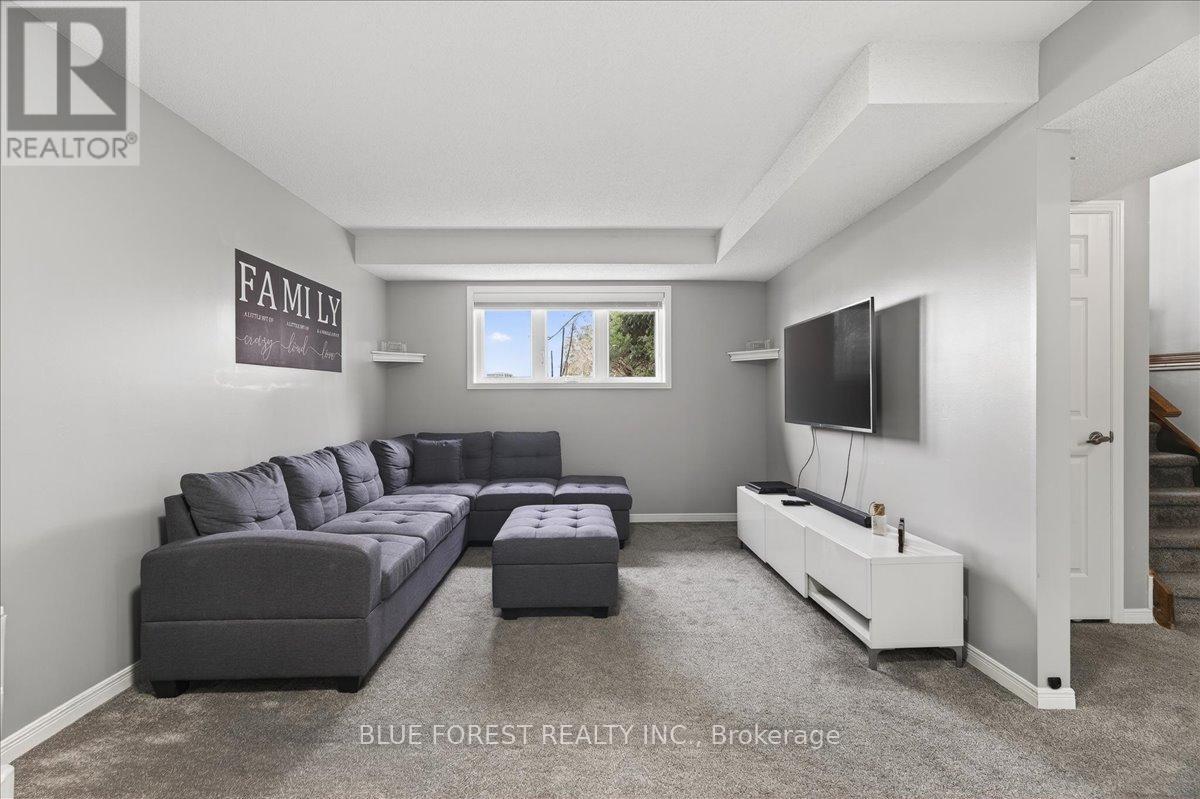 54 Stokes Road, St. Thomas, ON - Indoor Photo Showing Other Room