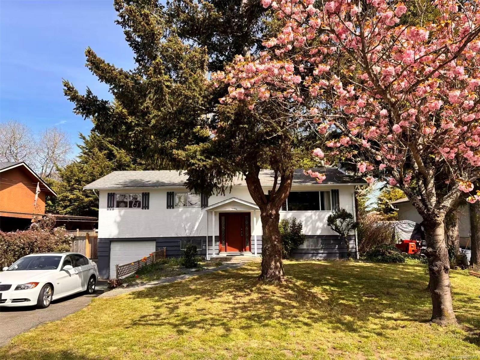 2254 Amherst Ave, Sidney, BC
