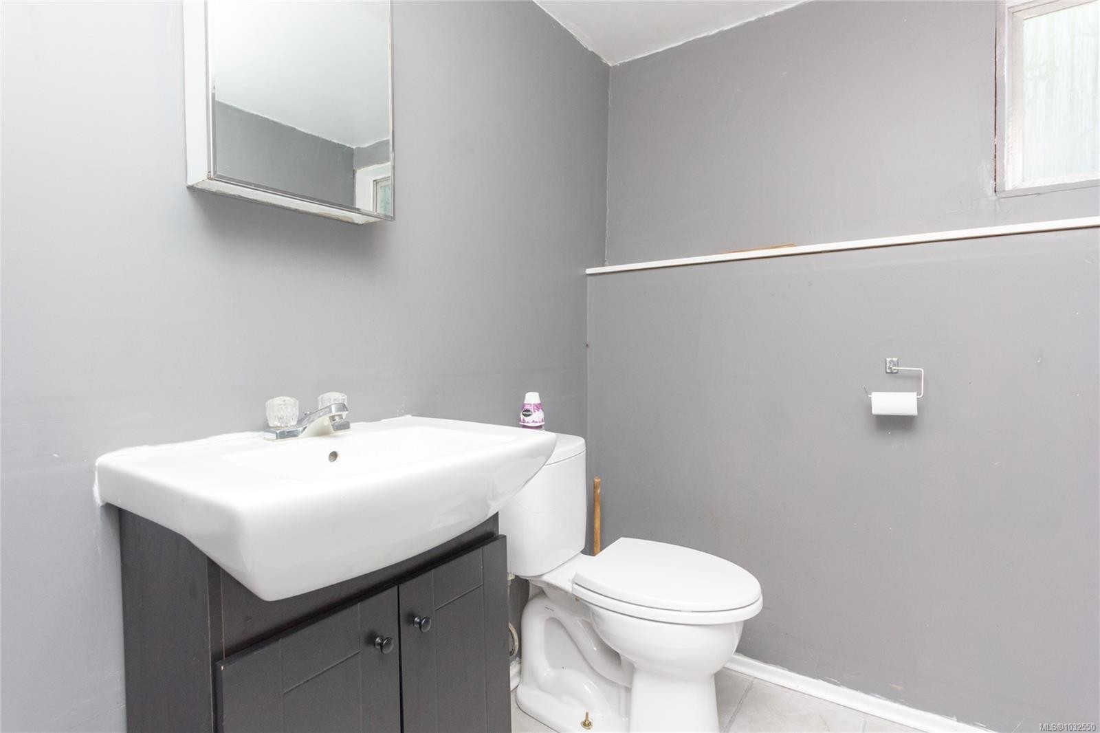 2254 Amherst Ave, Sidney, BC