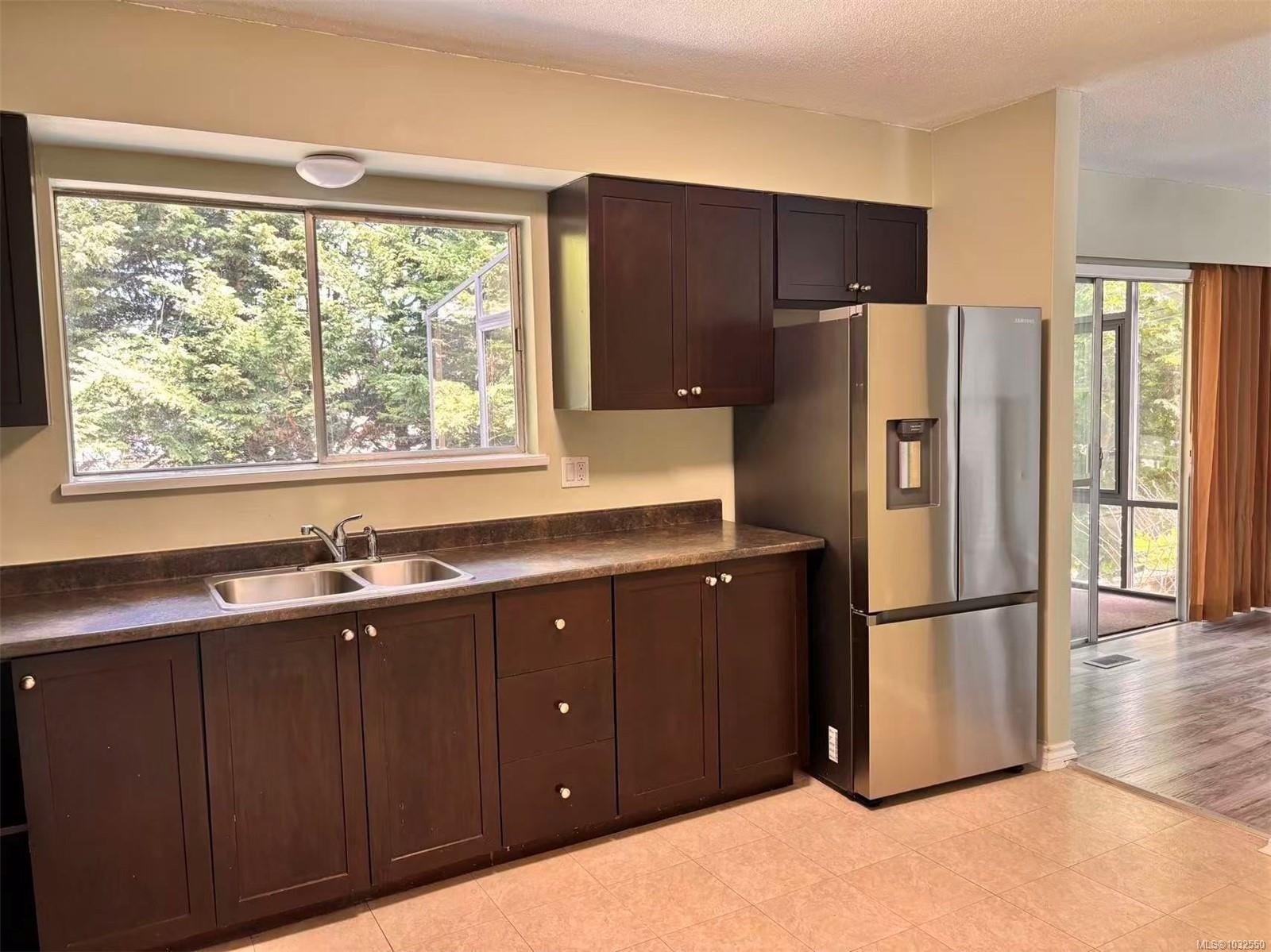 2254 Amherst Ave, Sidney, BC
