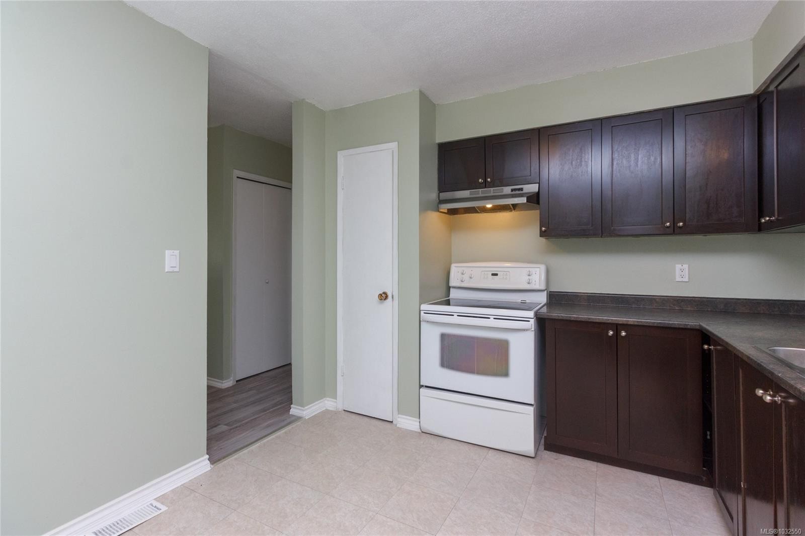 2254 Amherst Ave, Sidney, BC