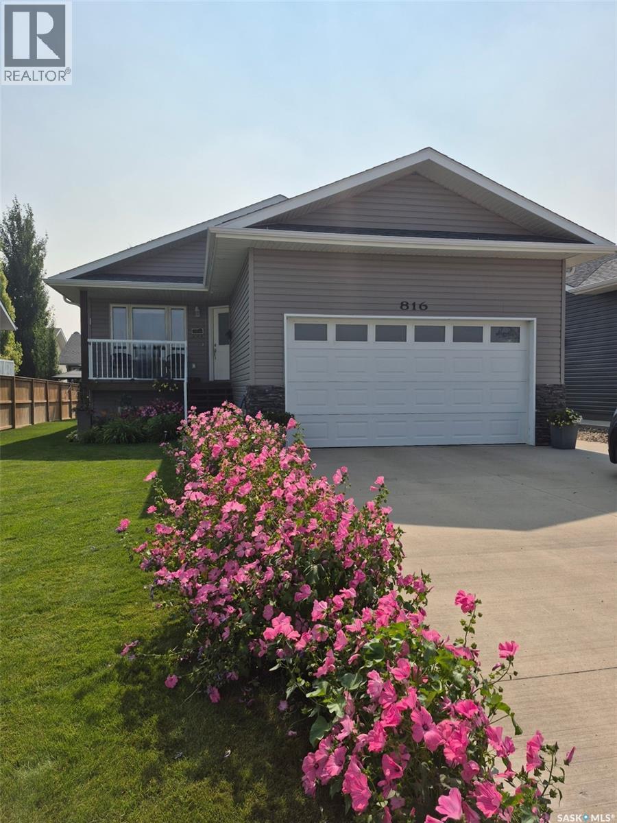 816 Battleford Trail, Swift Current, SK - Outdoor With Deck Patio Veranda