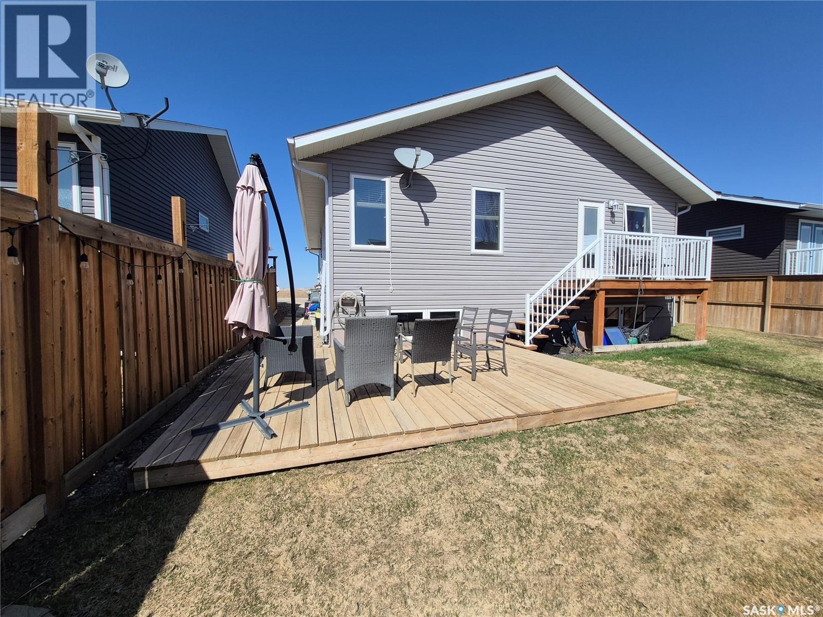 816 Battleford Trail, Swift Current, SK - Outdoor With Deck Patio Veranda With Exterior