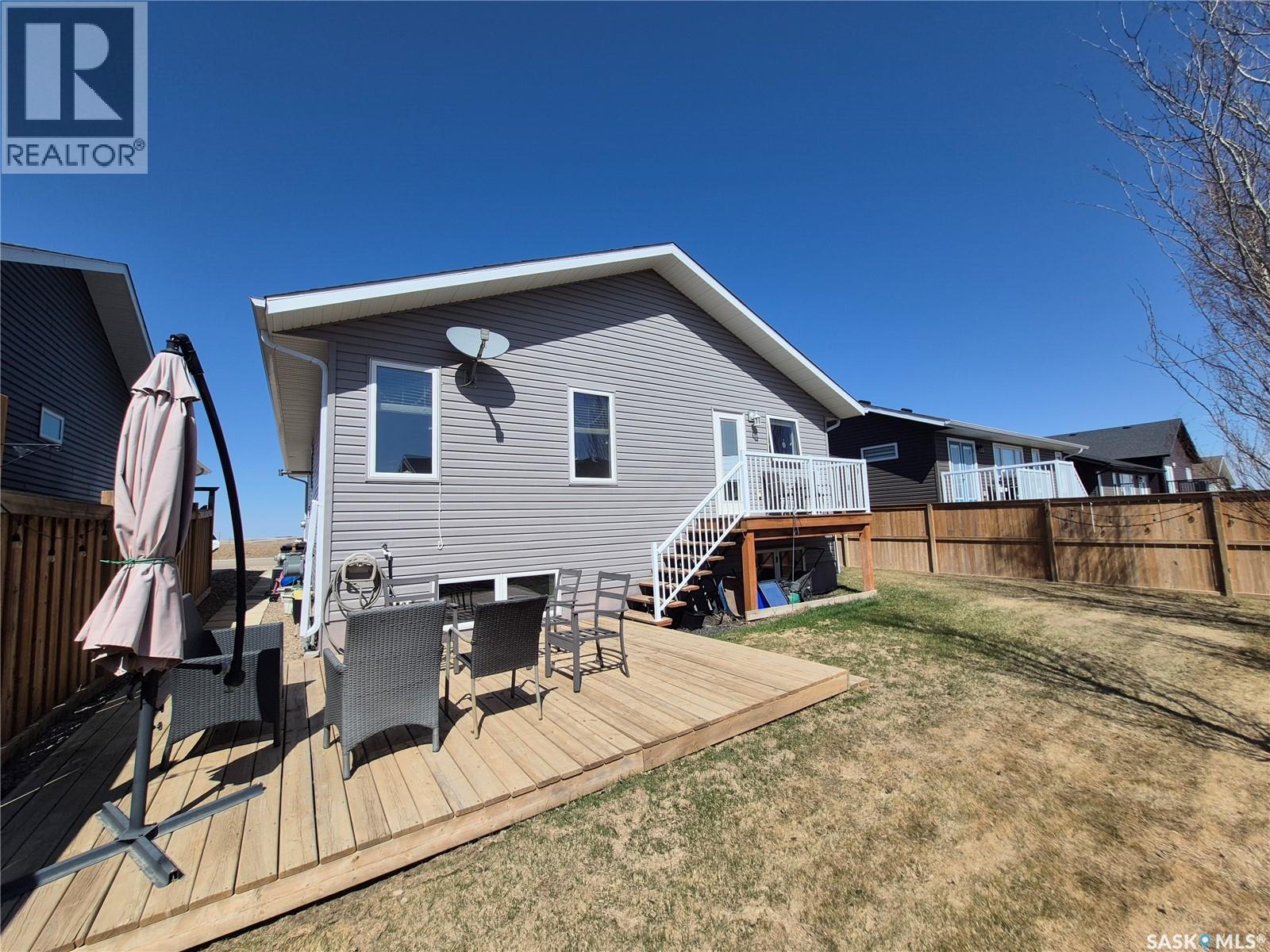 816 Battleford Trail, Swift Current, SK - Outdoor With Deck Patio Veranda With Exterior