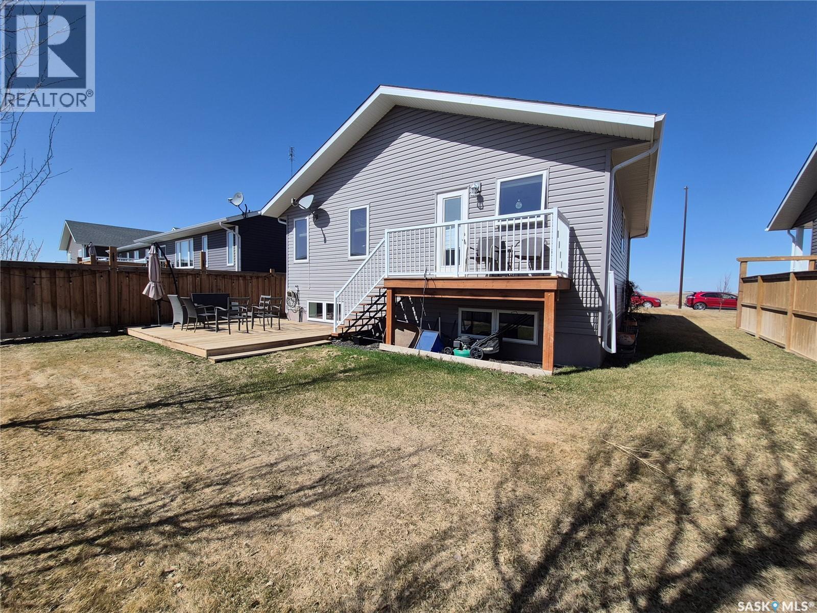 816 Battleford Trail, Swift Current, SK - Outdoor With Deck Patio Veranda With Exterior