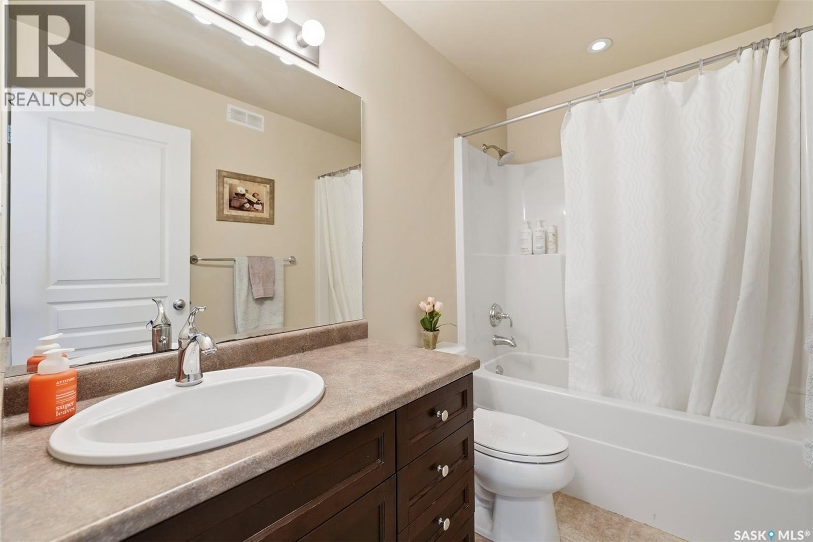 1218 Rempel Crescent, Saskatoon, SK - Indoor Photo Showing Bathroom