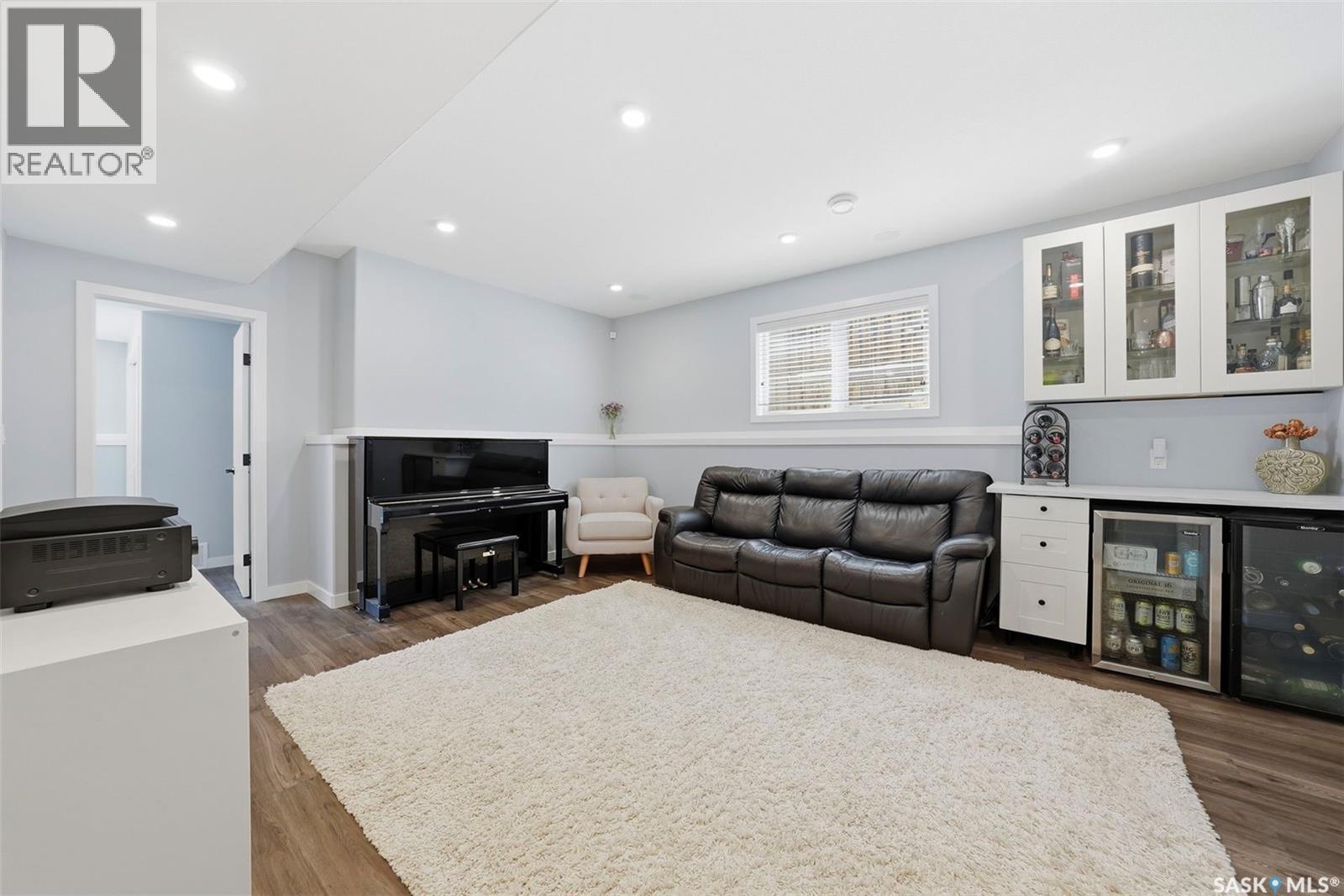 1218 Rempel Crescent, Saskatoon, SK - Indoor Photo Showing Living Room