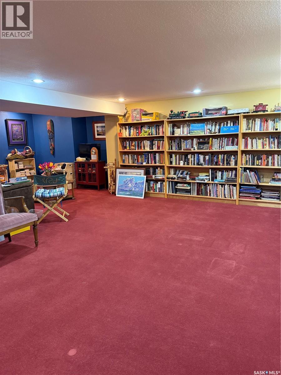 230 Baker Place, Saskatoon, SK - Indoor Photo Showing Other Room