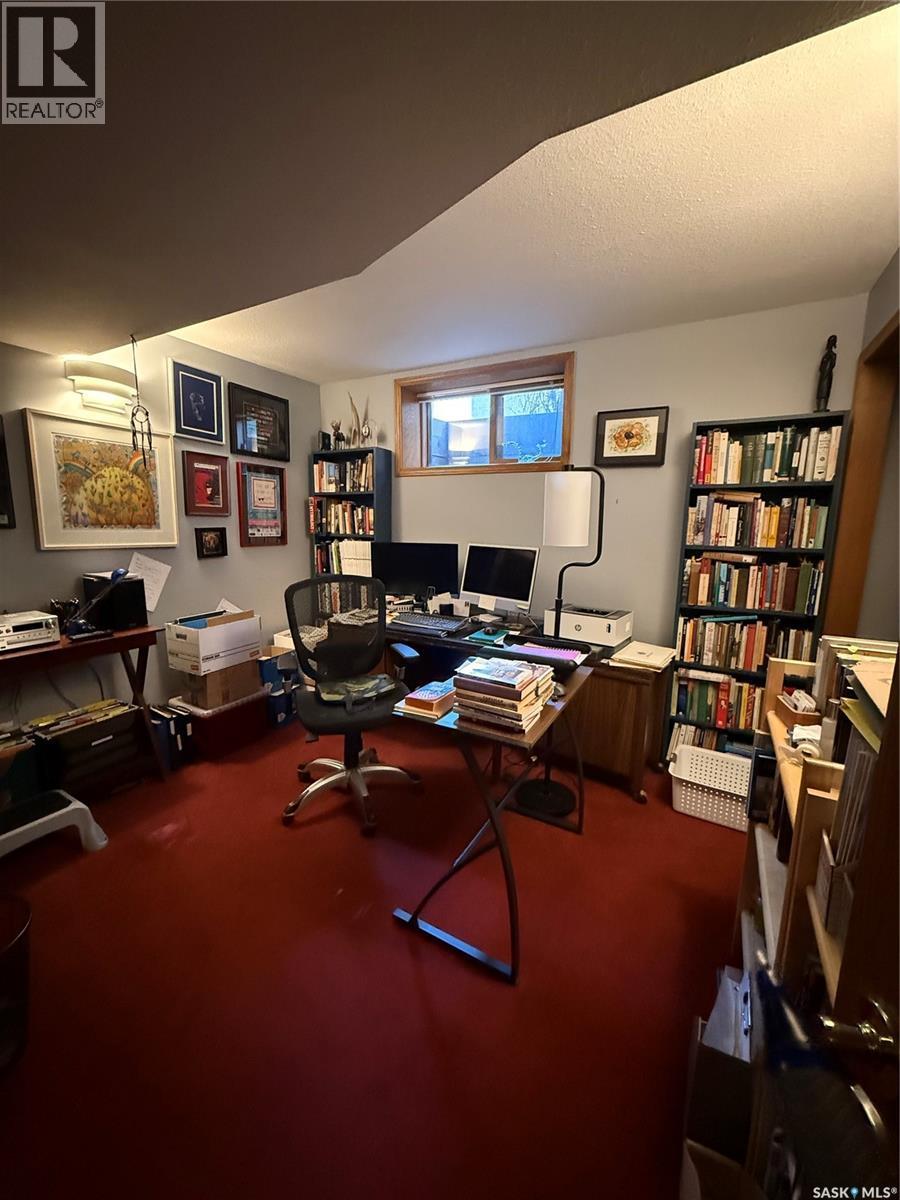 230 Baker Place, Saskatoon, SK - Indoor