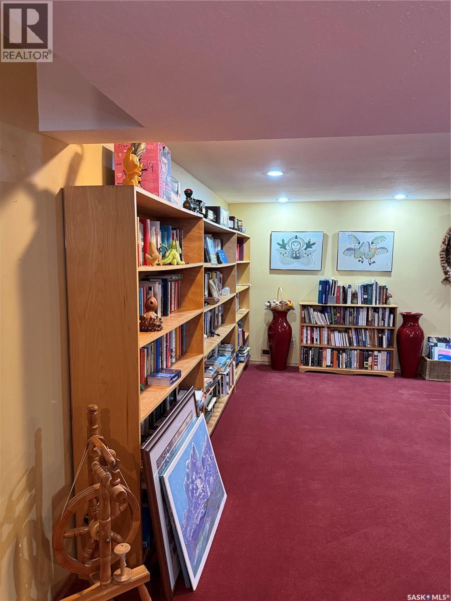 230 Baker Place, Saskatoon, SK - Indoor