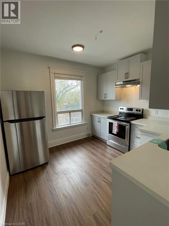 100 Dunsmure Road Unit# 2, Hamilton, ON - Indoor Photo Showing Kitchen