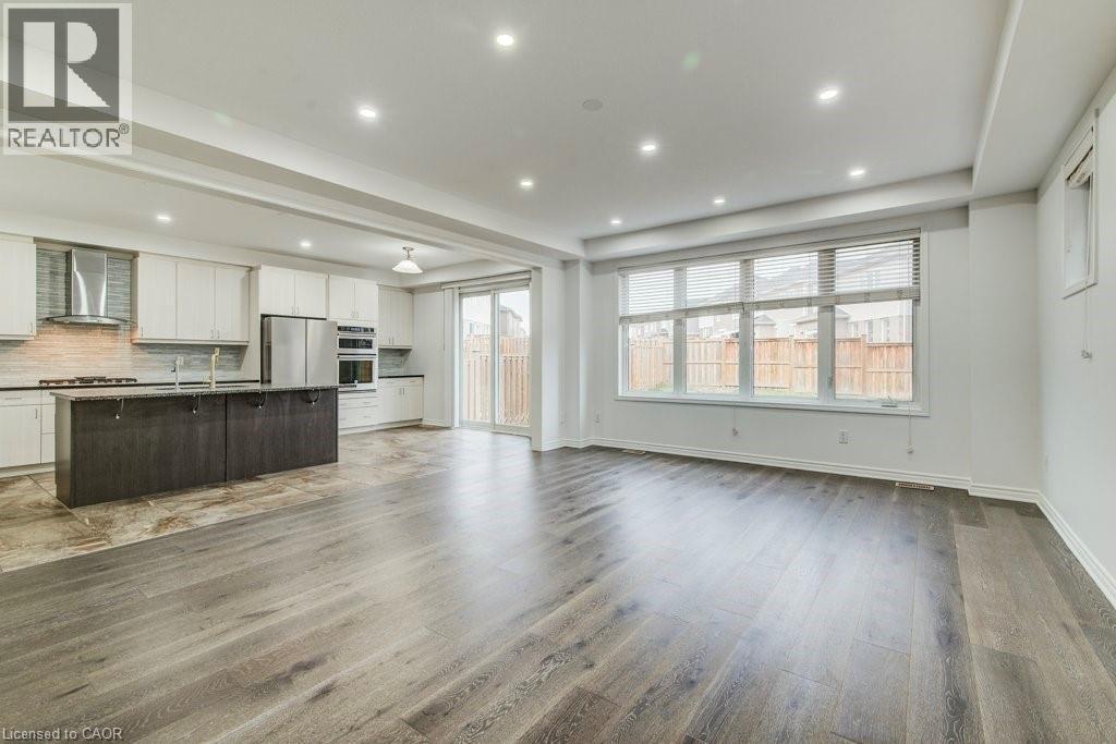 11 Compass Trail, Cambridge, ON - Indoor Photo Showing Kitchen With Upgraded Kitchen