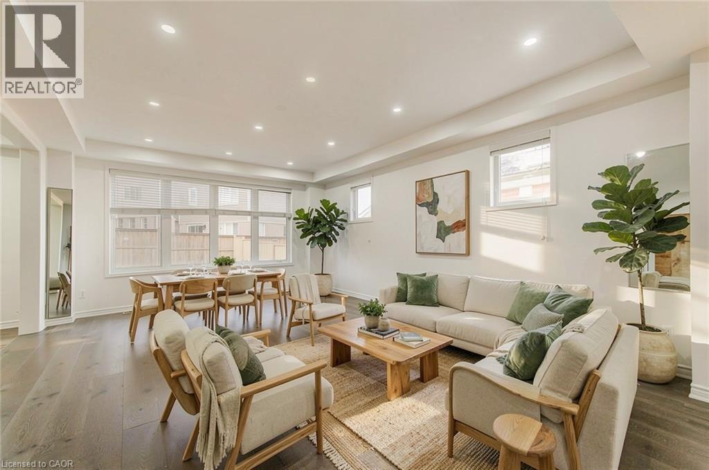 11 Compass Trail, Cambridge, ON - Indoor Photo Showing Living Room