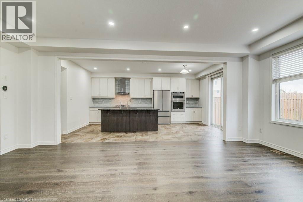 11 Compass Trail, Cambridge, ON - Indoor Photo Showing Kitchen