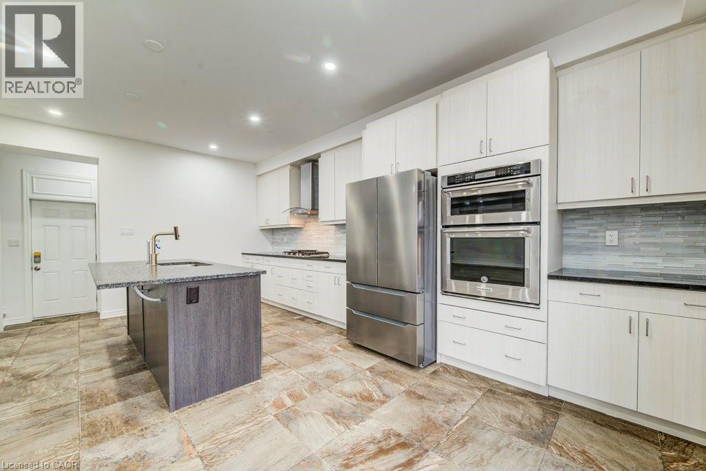 11 Compass Trail, Cambridge, ON - Indoor Photo Showing Kitchen