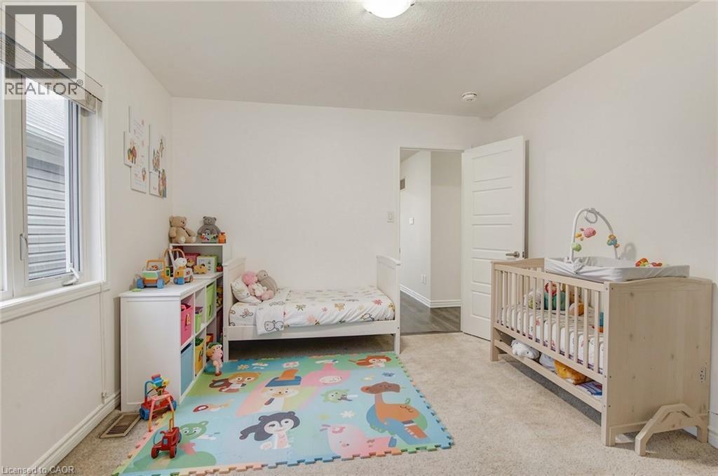 11 Compass Trail, Cambridge, ON - Indoor Photo Showing Bedroom