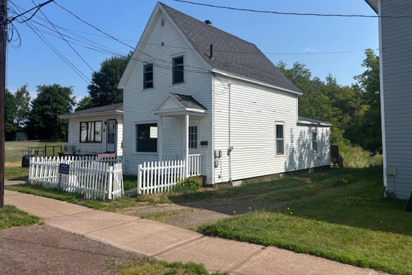 20 Park Street, Amherst, NS