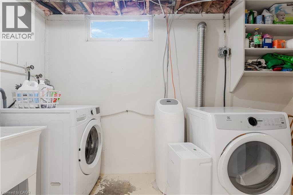 19 Birch Street, Cambridge, ON - Indoor Photo Showing Laundry Room