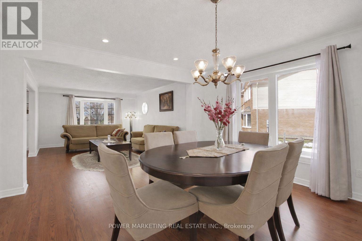 29 Taj Court, Ottawa, ON - Indoor Photo Showing Dining Room