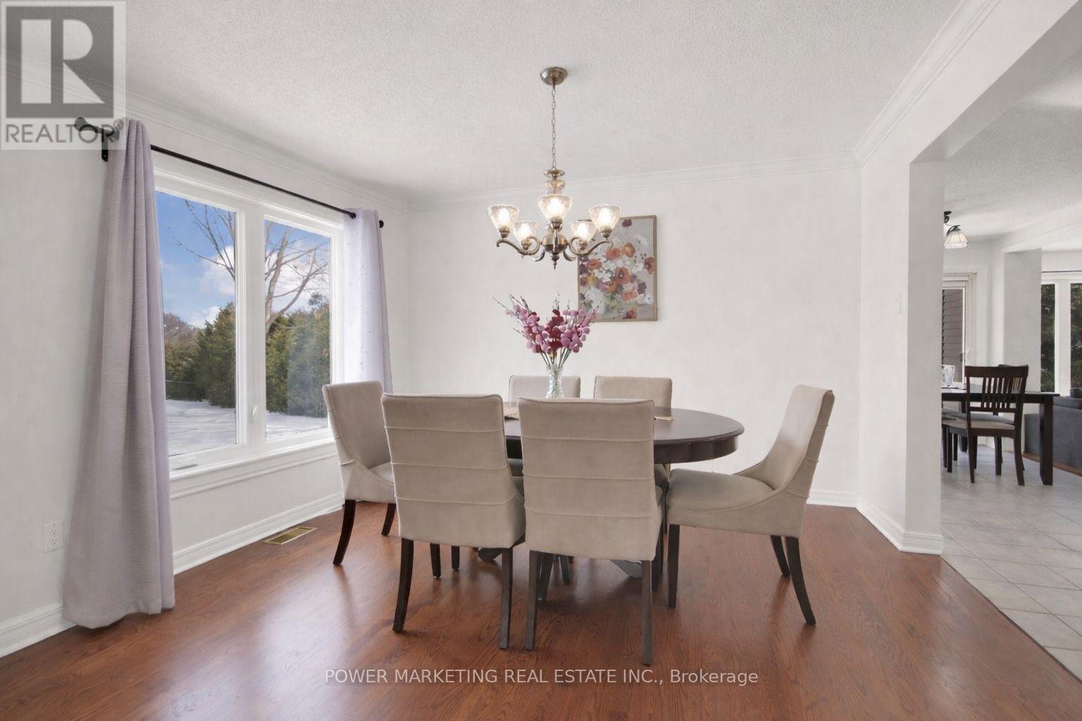 29 Taj Court, Ottawa, ON - Indoor Photo Showing Dining Room