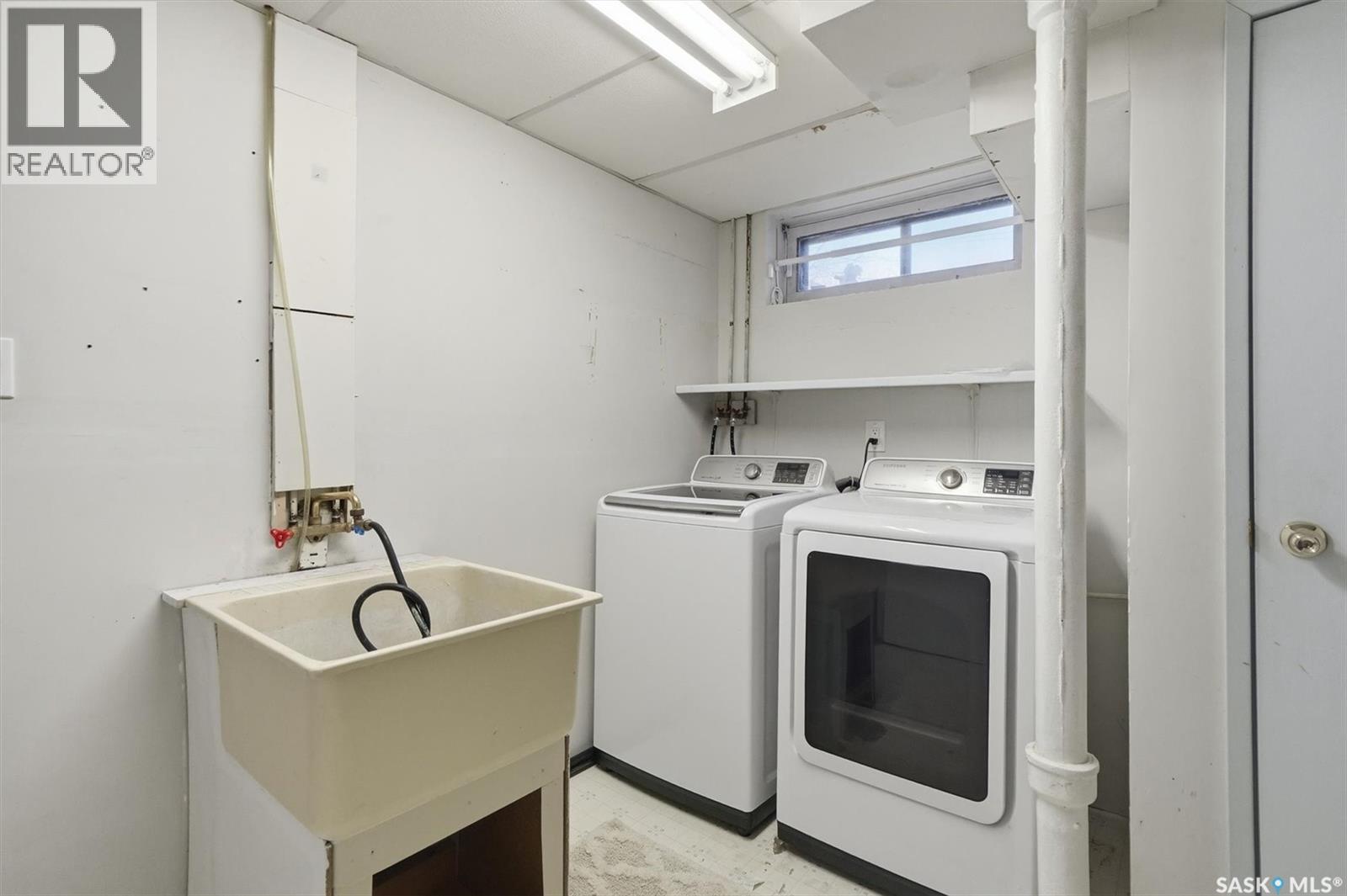 2609 Cascade Street, Saskatoon, SK - Indoor Photo Showing Laundry Room