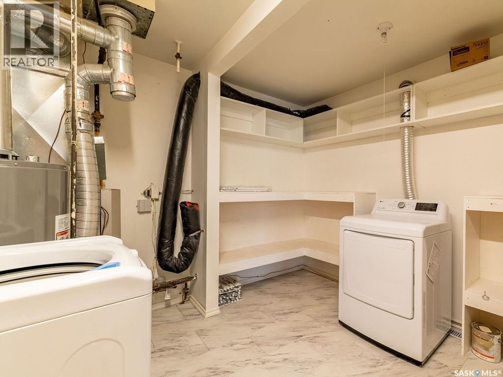 2518 Tomlinson Crescent, Saskatoon, SK - Indoor Photo Showing Laundry Room