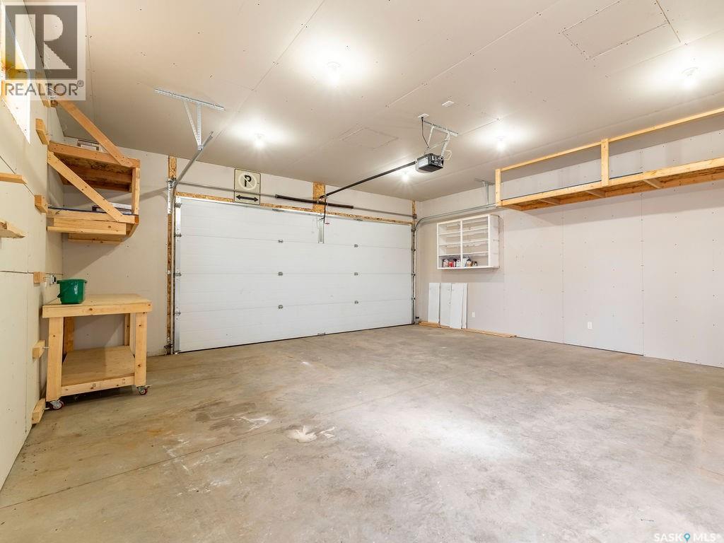2518 Tomlinson Crescent, Saskatoon, SK - Indoor Photo Showing Garage