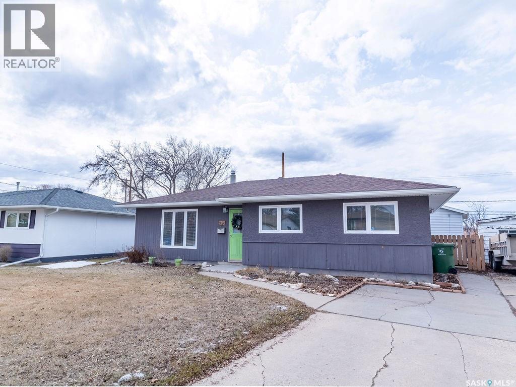 2518 Tomlinson Crescent, Saskatoon, SK - Outdoor