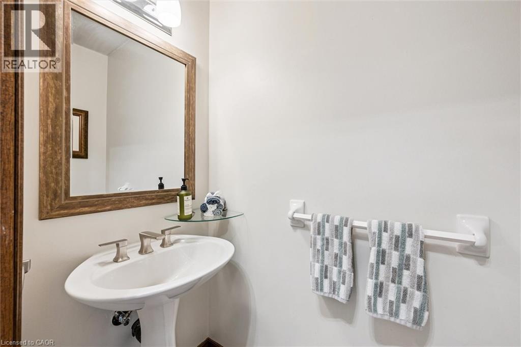 39 Celia Crescent, Guelph, ON - Indoor Photo Showing Bathroom