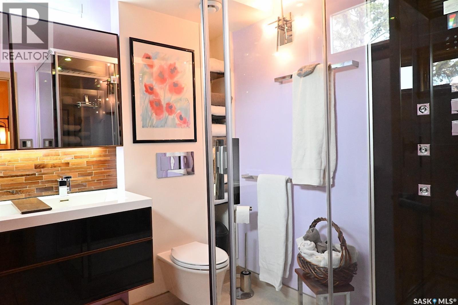 18 Rupert Drive, Saskatoon, SK - Indoor Photo Showing Bathroom