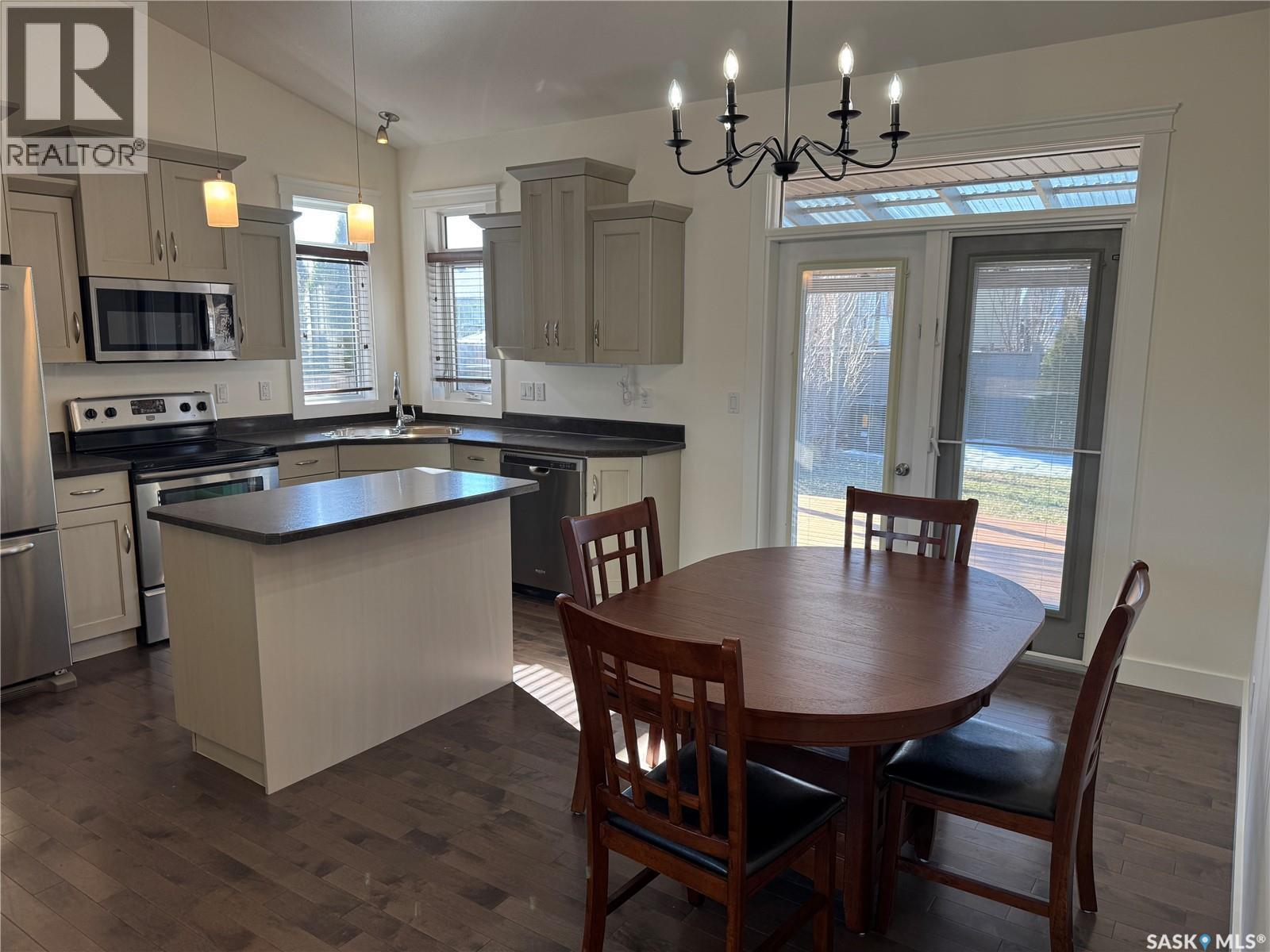 1118 Paton Lane, Saskatoon, SK - Indoor Photo Showing Dining Room