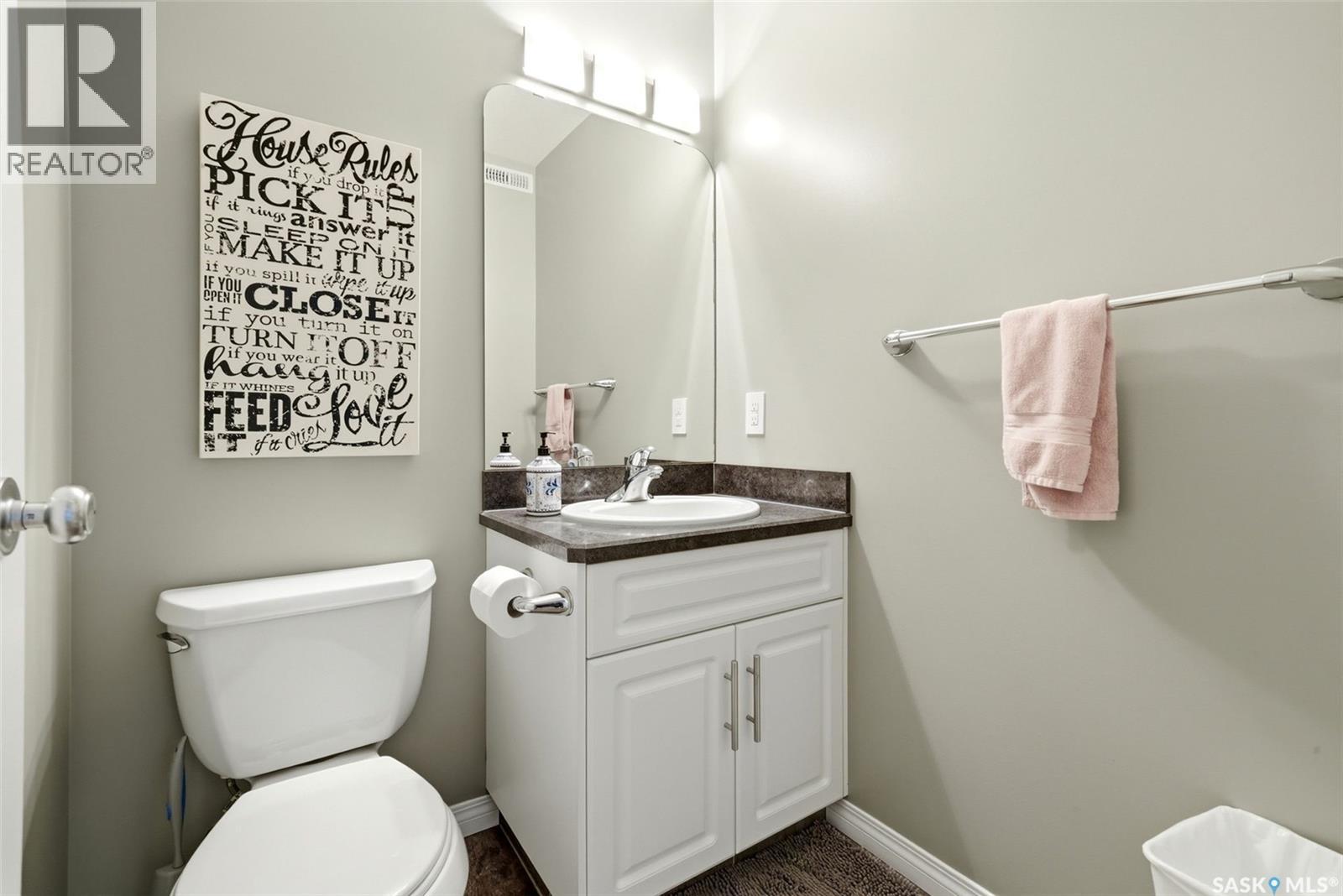 5 Corbin Bay, Grand Coulee, SK - Indoor Photo Showing Bathroom