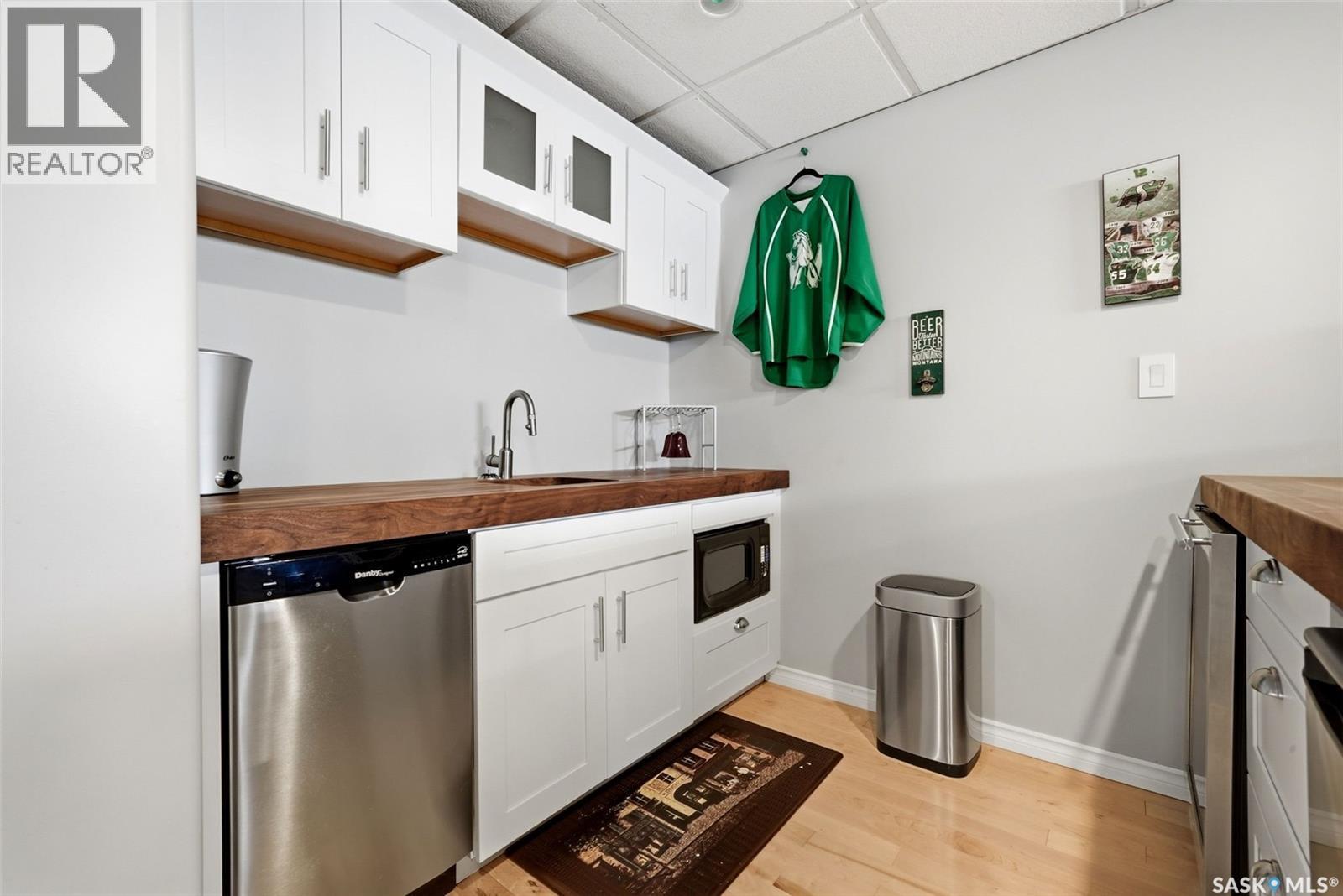 5 Corbin Bay, Grand Coulee, SK - Indoor Photo Showing Kitchen