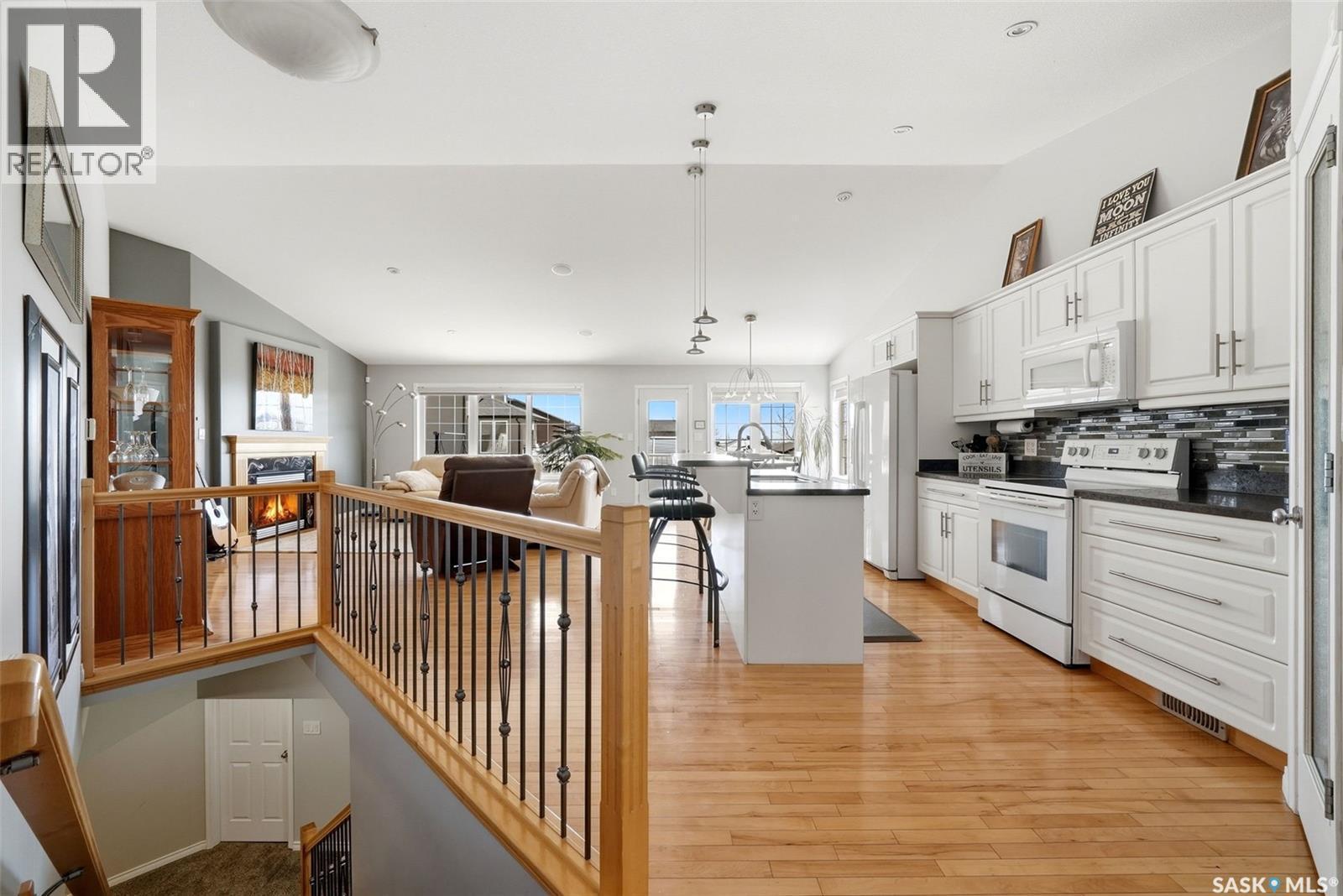 5 Corbin Bay, Grand Coulee, SK - Indoor Photo Showing Kitchen With Upgraded Kitchen