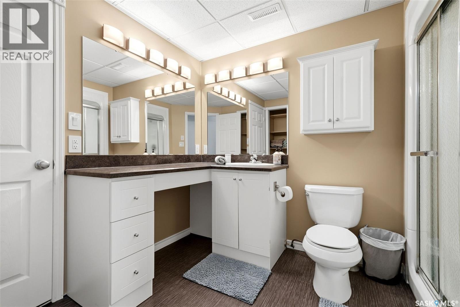 5 Corbin Bay, Grand Coulee, SK - Indoor Photo Showing Bathroom