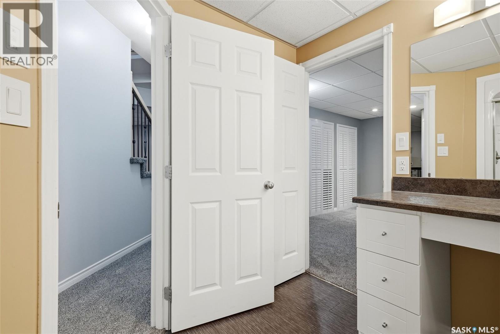 5 Corbin Bay, Grand Coulee, SK - Indoor