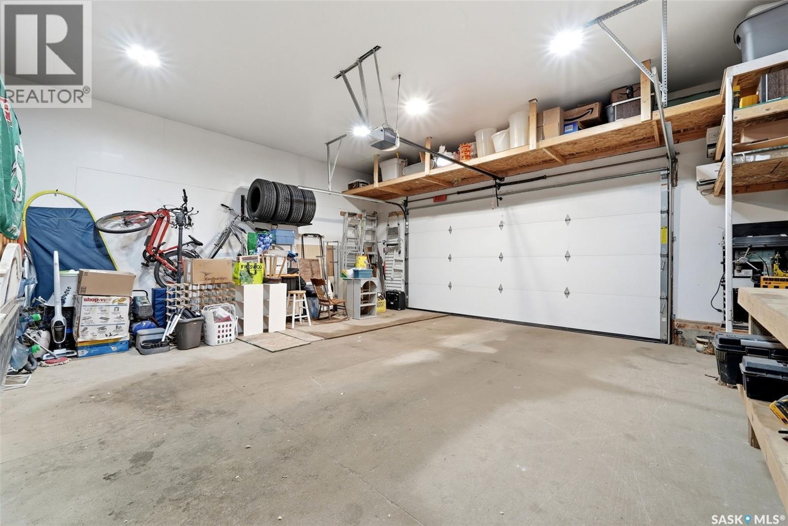 5 Corbin Bay, Grand Coulee, SK - Indoor Photo Showing Garage