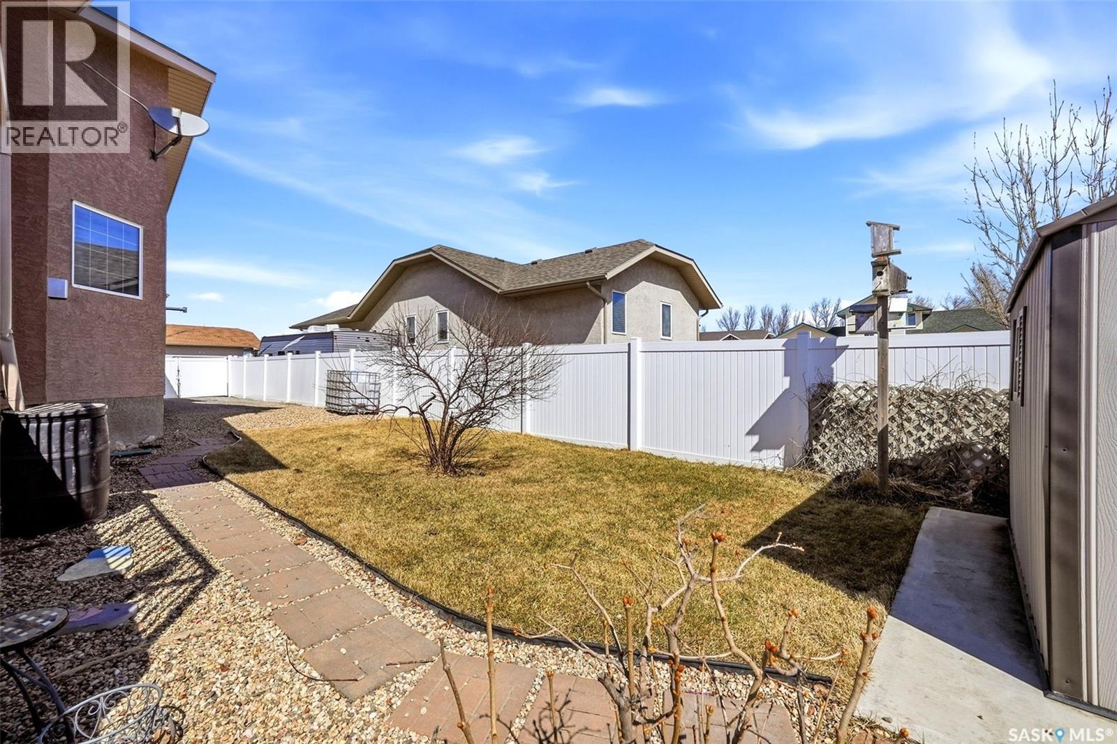 5 Corbin Bay, Grand Coulee, SK - Outdoor