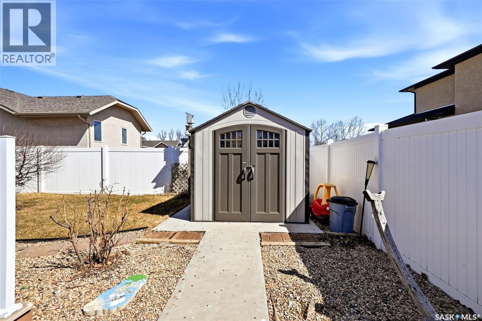 5 Corbin Bay, Grand Coulee, SK - Outdoor