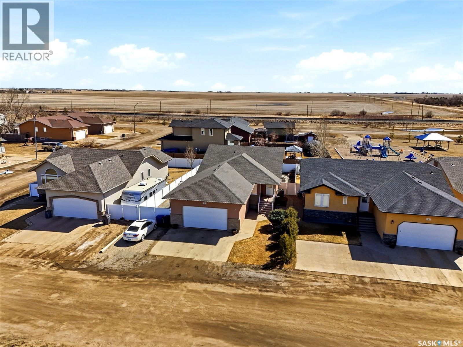5 Corbin Bay, Grand Coulee, SK - Outdoor