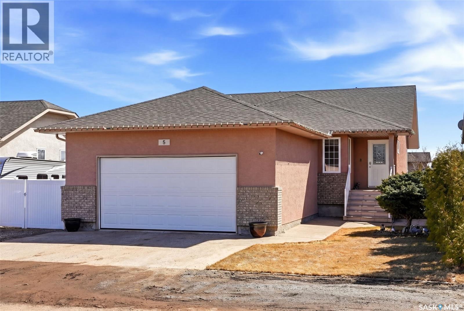 5 Corbin Bay, Grand Coulee, SK - Outdoor With Exterior