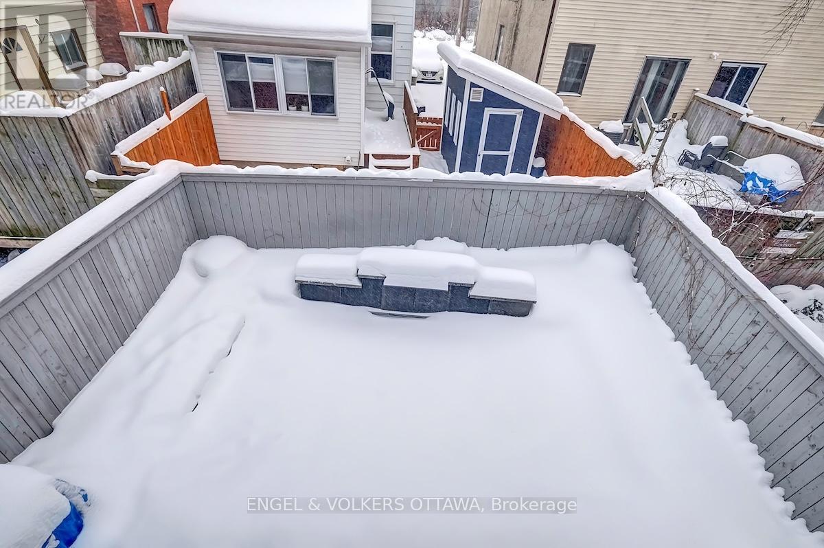 32 Sims Avenue, Ottawa, ON - Outdoor With Exterior