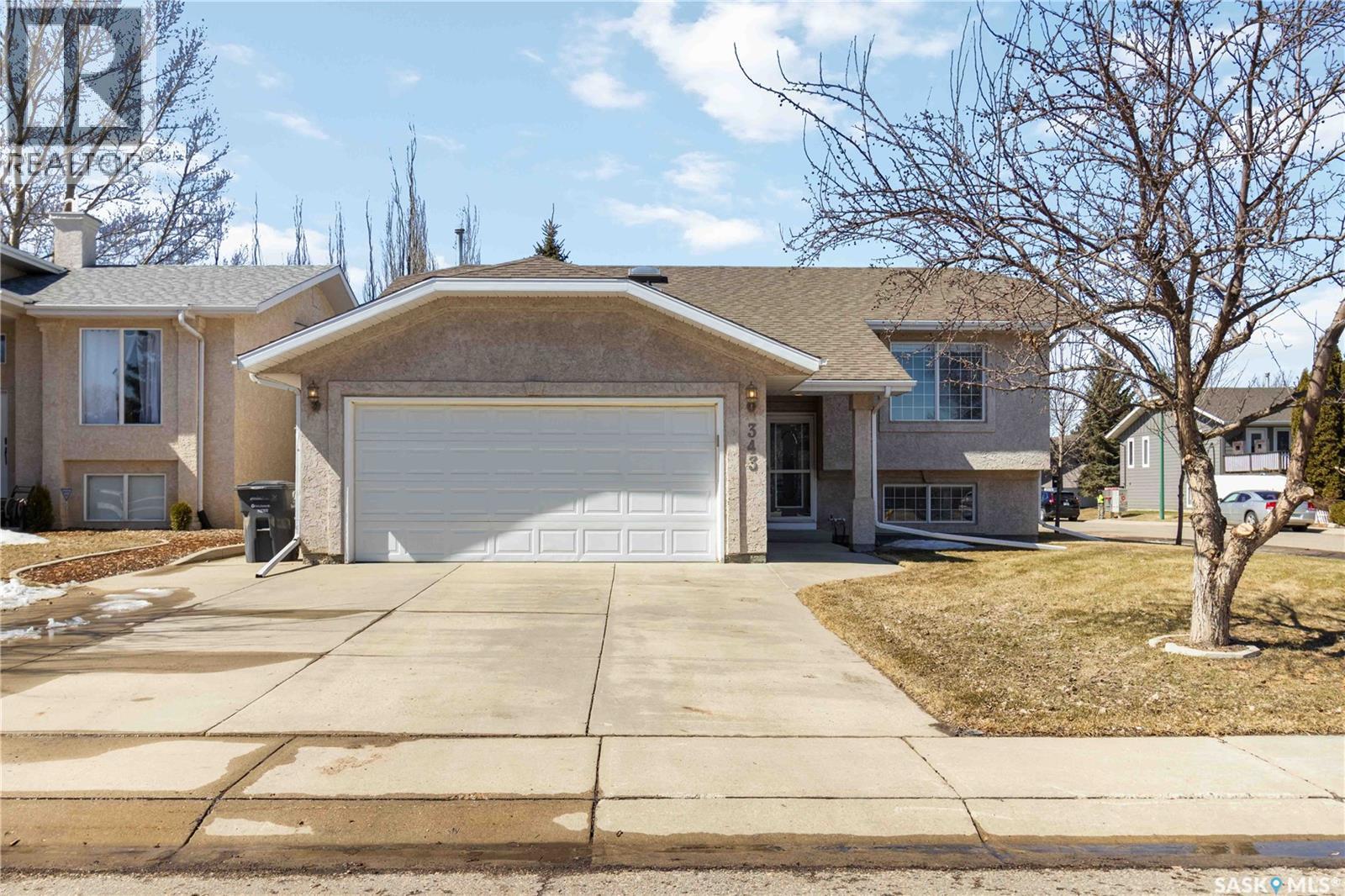 343 Coben Crescent, Saskatoon, SK - Outdoor With Facade