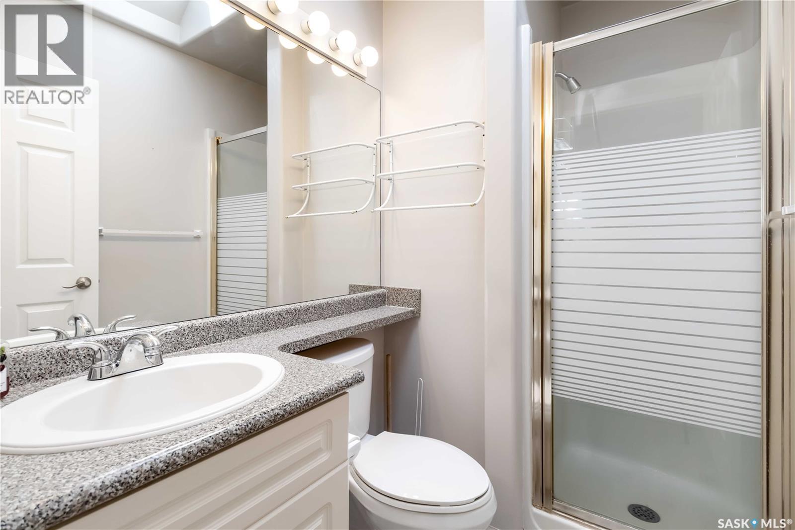343 Coben Crescent, Saskatoon, SK - Indoor Photo Showing Bathroom