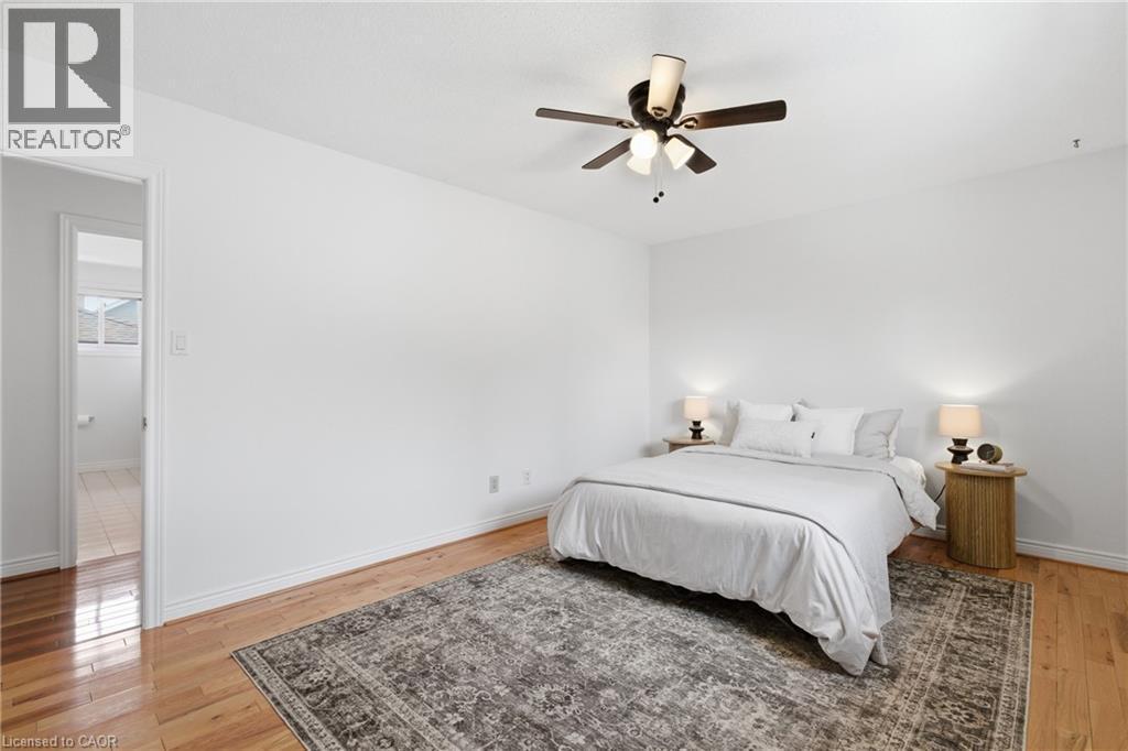 12 Sumner Crescent, Grimsby, ON - Indoor Photo Showing Bedroom